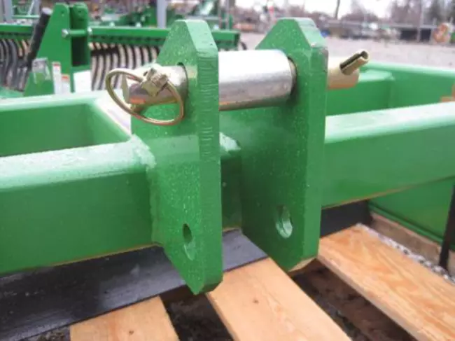 Adapter Bushing on Quick Hitch