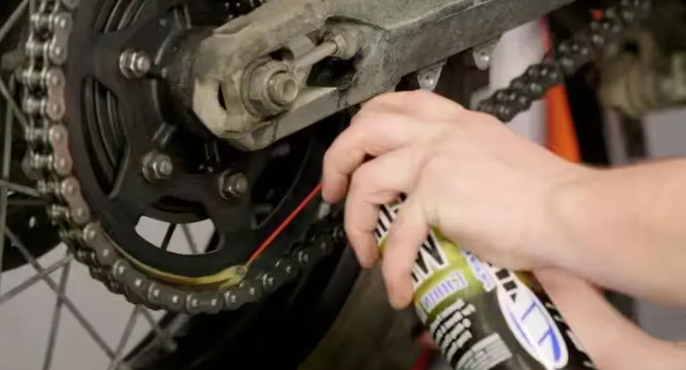 Cleaning and Lubing Motorcycle Chain
