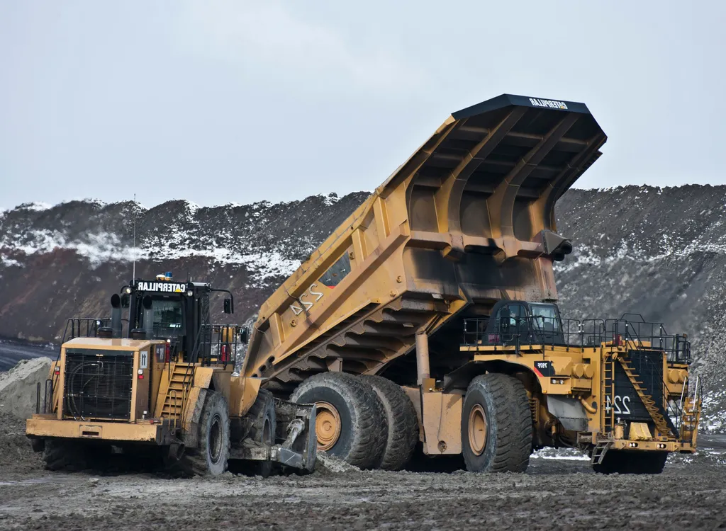 Mining Dump Truck Front Suspension Cylinder Applications